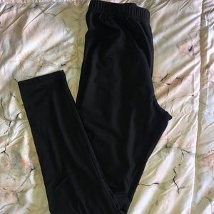 Fashion nova leggings size medium with a free tank